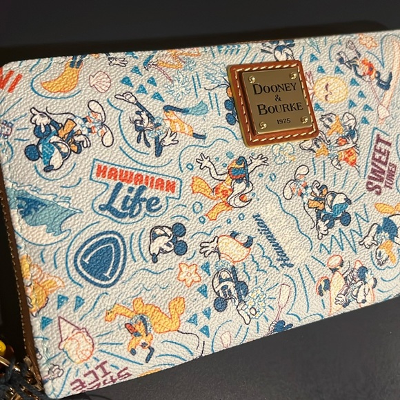 Dooney Disney Hawaii Aulani 2021 Wallet - Picture 3 of 9